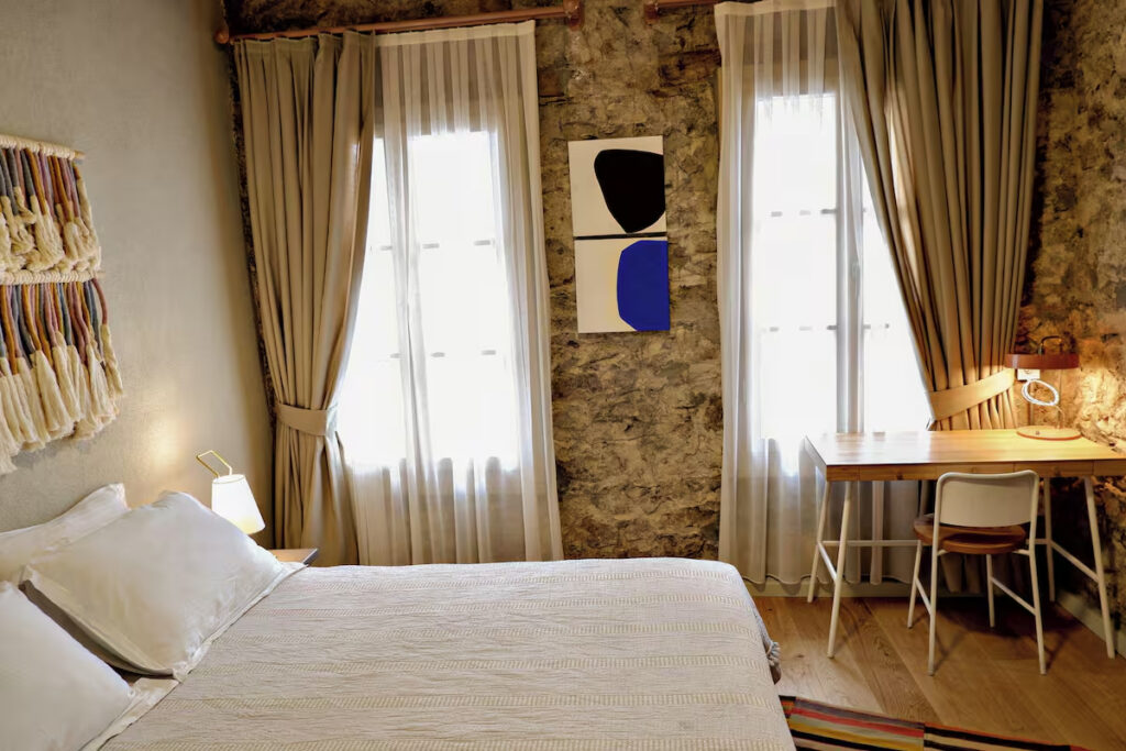 Deluxe Design Çift Kişilik Yatak